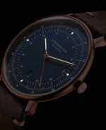 popup|Best readability. Even in the dark|The detailed dial design and the hands and indices with noctilucent Luminova underline the technical character of the Hamburg.