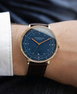 popup|Matthias has a wrist circumference of 18.5 cm/7,2 in|The "Heritage" strap - made in Germany - impresses with its striking crocodile embossing.