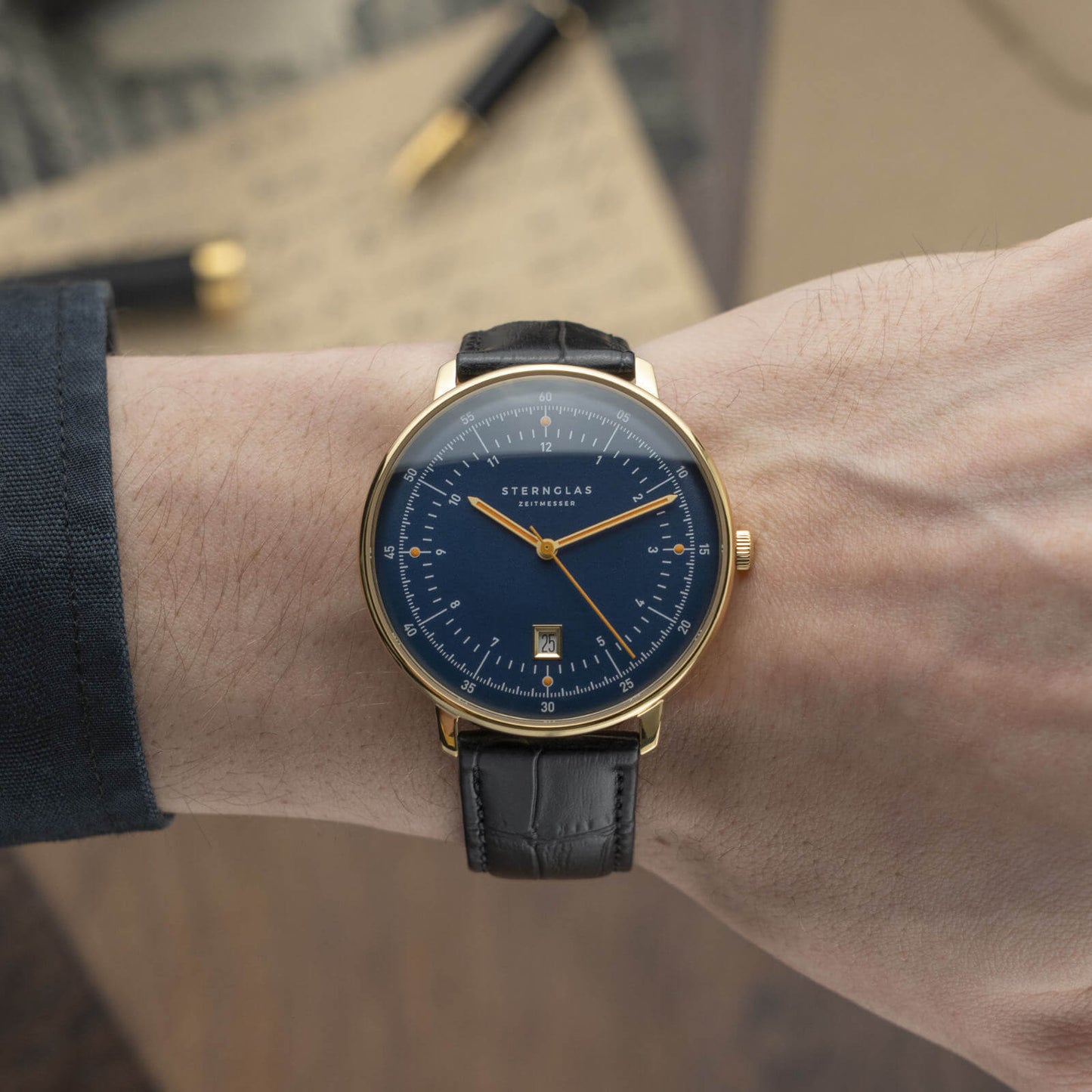 Hamburg dark blue gold