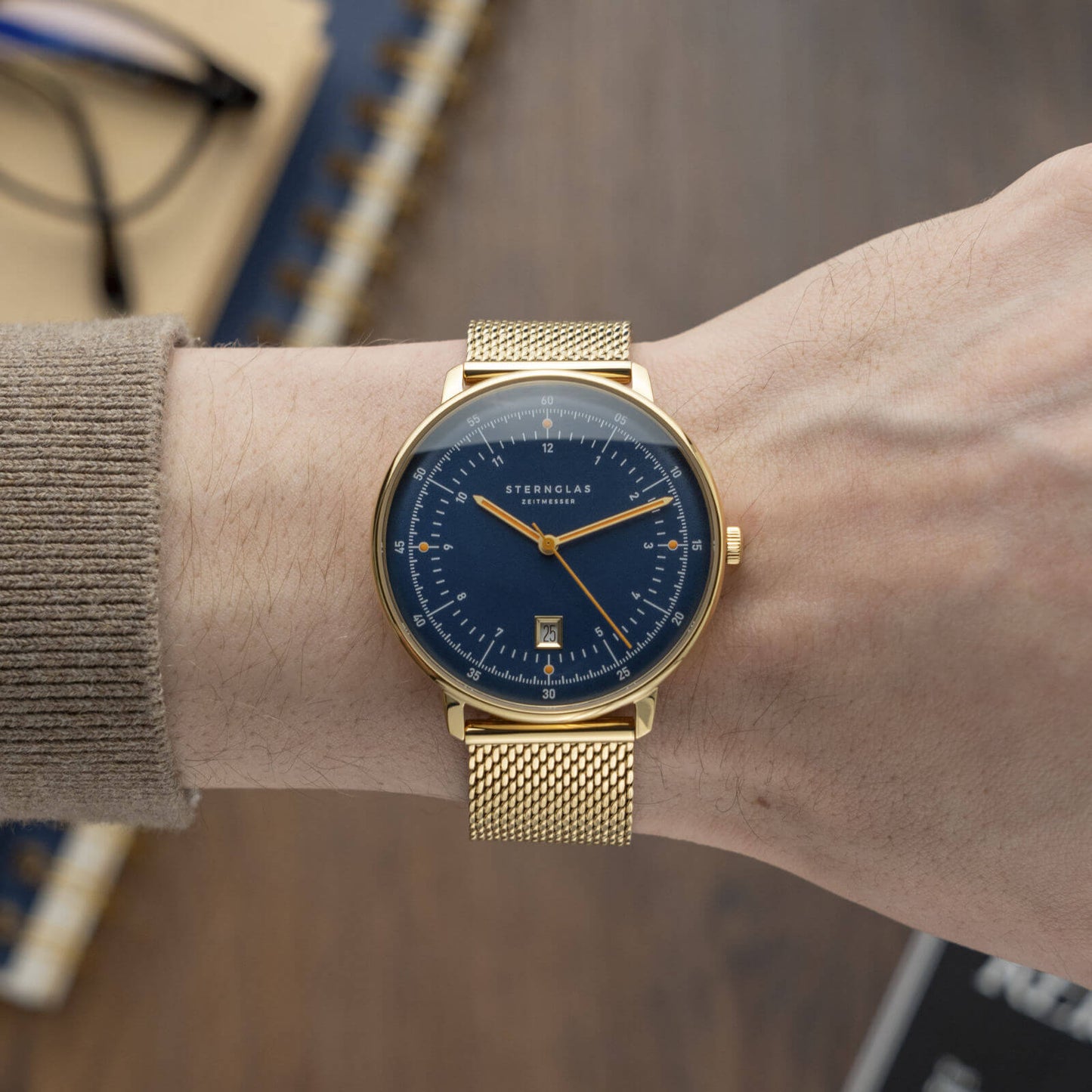 Hamburg dark blue gold