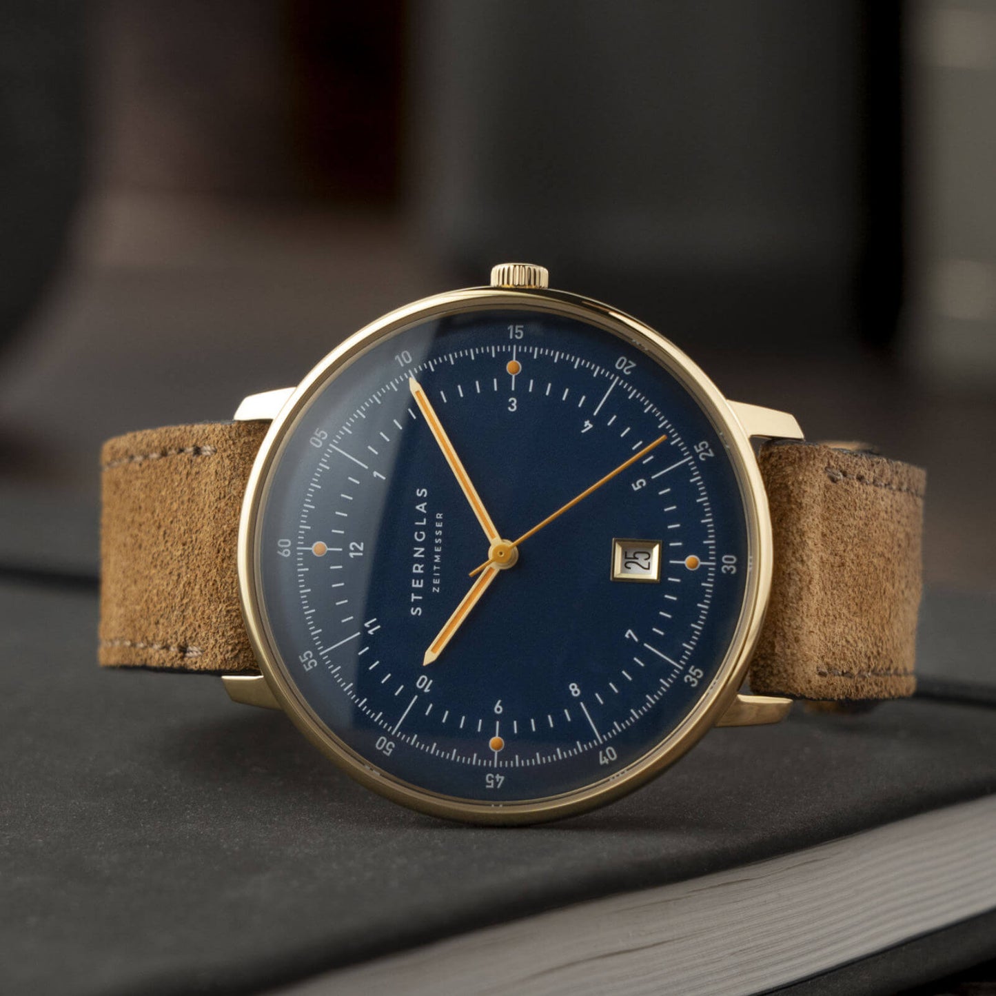 Hamburg dark blue gold