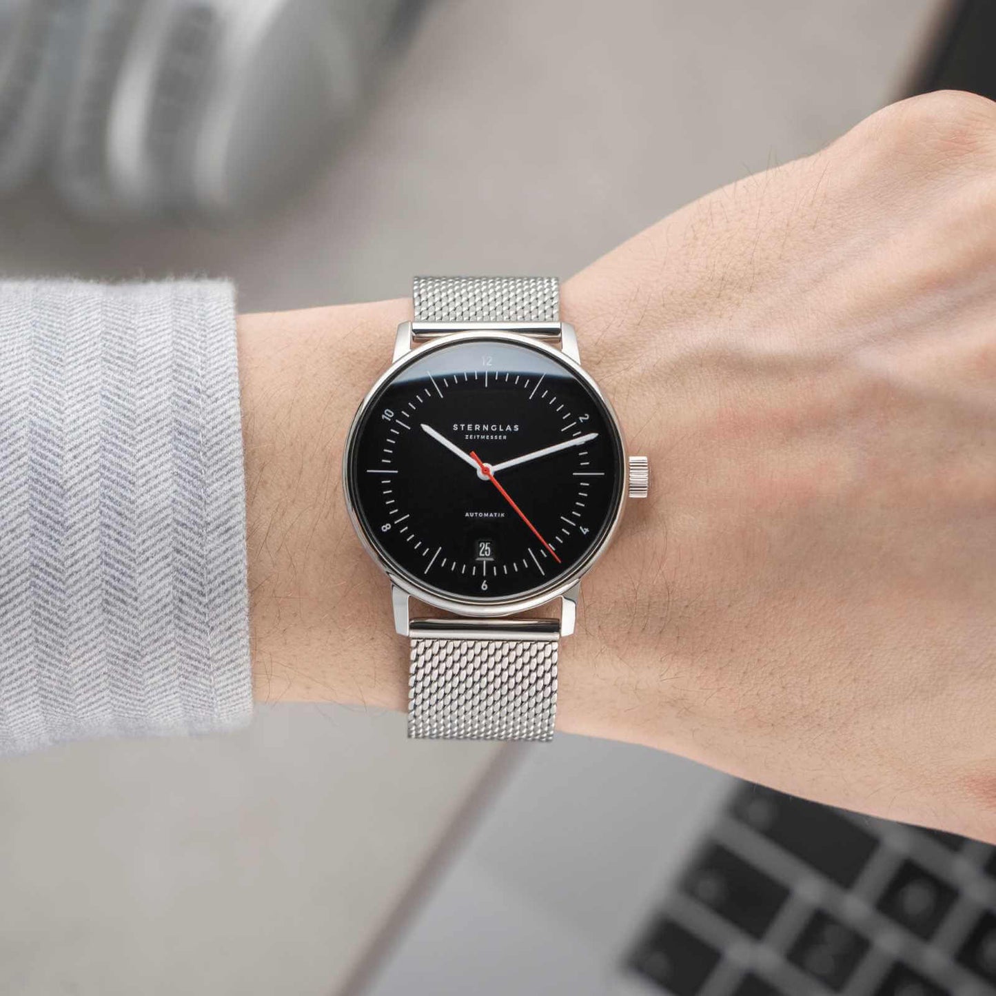 Naos Automatik black red