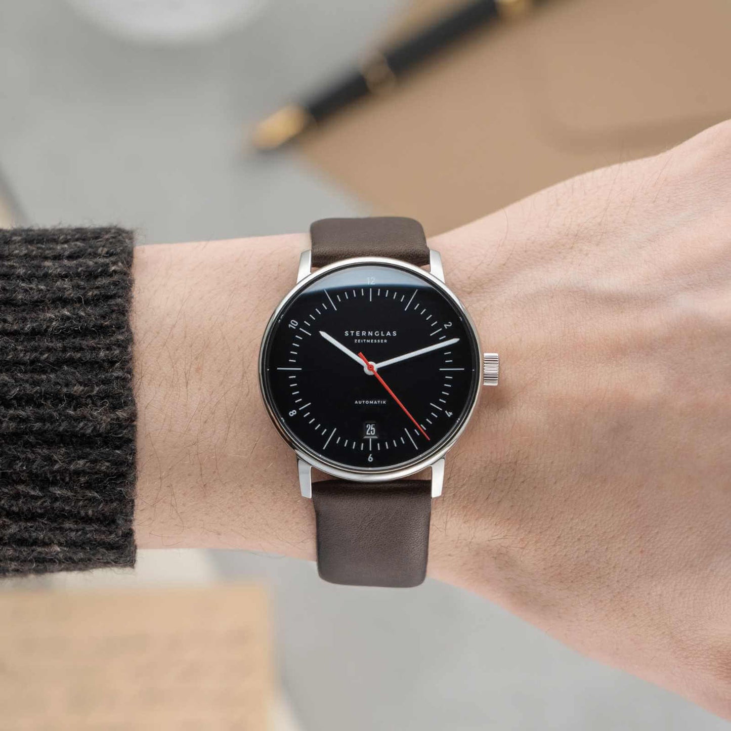 Naos Automatik black red