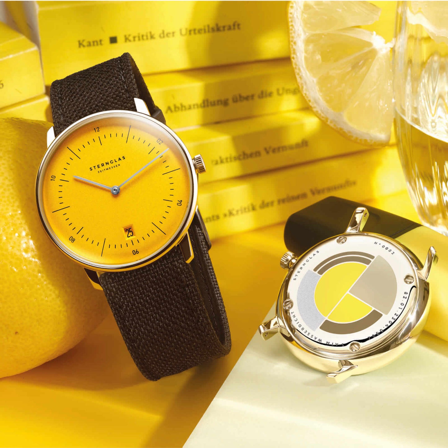 popup|Colour-backed edition engraving with consecutive numbering|The numbering on the back of the case gives each piece an individual touch. The certificate of authenticity additionally confirms the uniqueness of each Edition Yellow.
