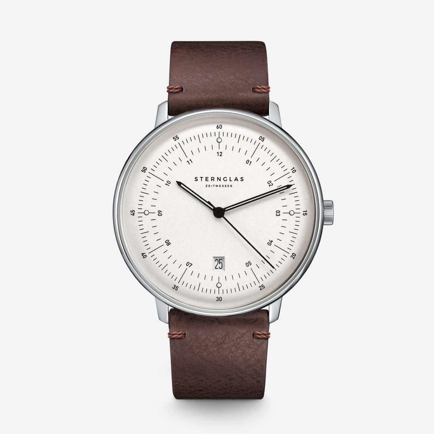 popup|Curved dial|The silvery satin-finished dial with fine curvature gives the model a noble vintage character.