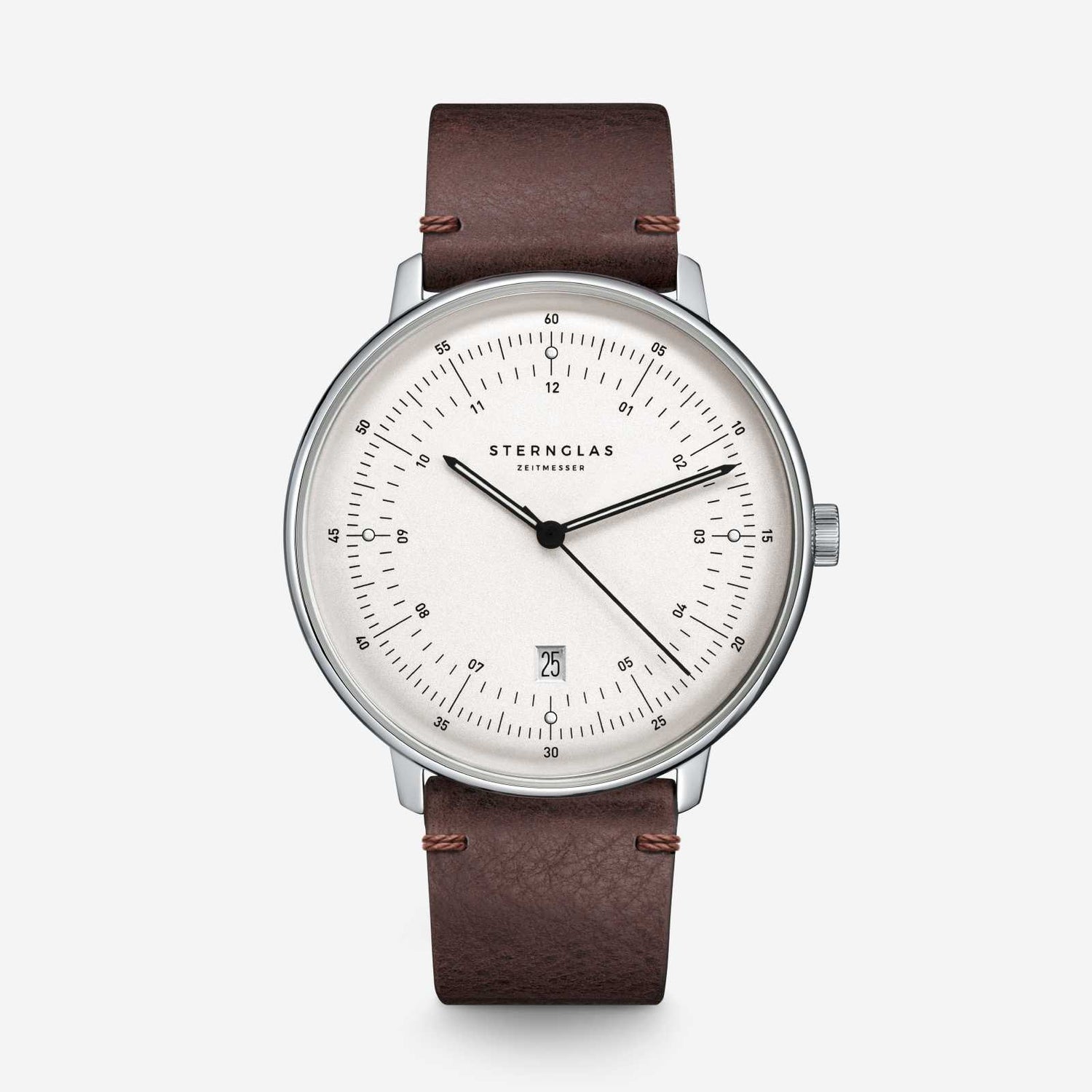 popup|Curved dial|The silvery satin-finished dial with fine curvature gives the model a noble vintage character.