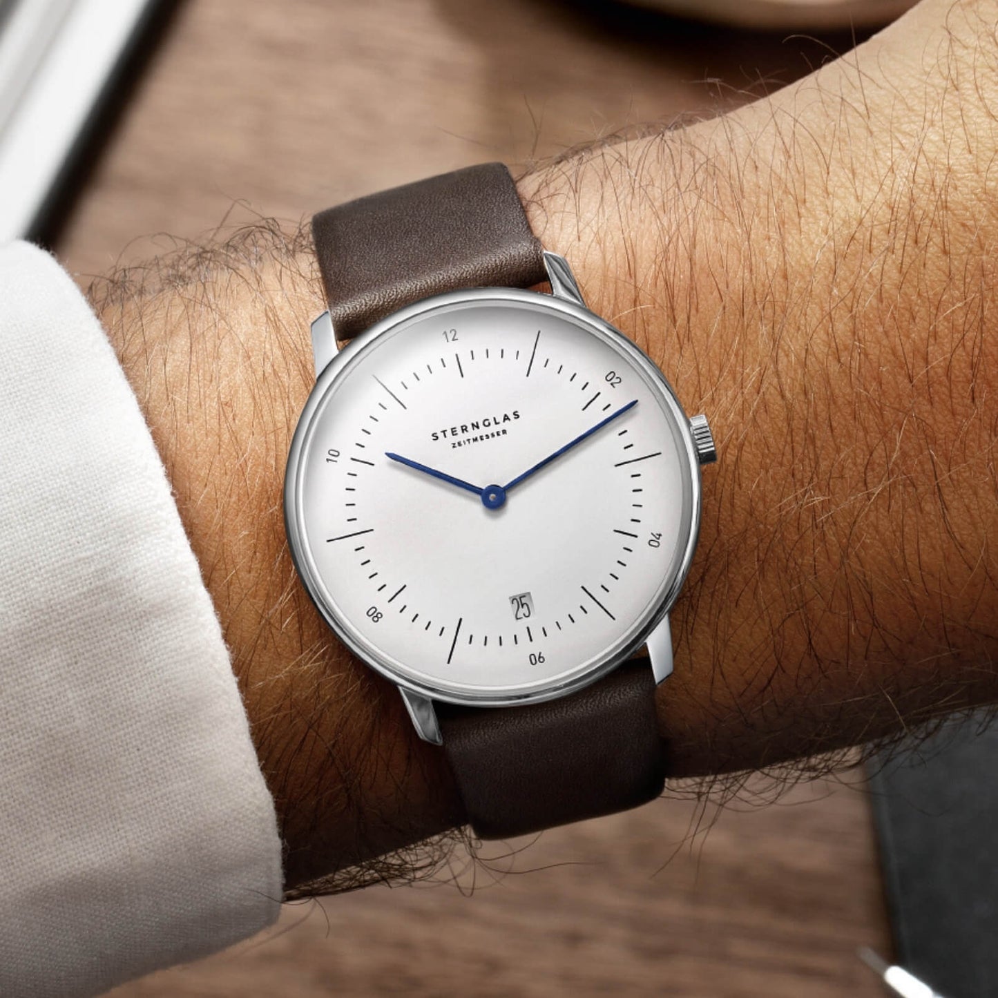 popup|Velvety soft calfskin leather strap|Our "Premium" leather strap comes from a family-owned leather factory in the Bavarian Forest, which has been known for outstanding craftsmanship for decades.