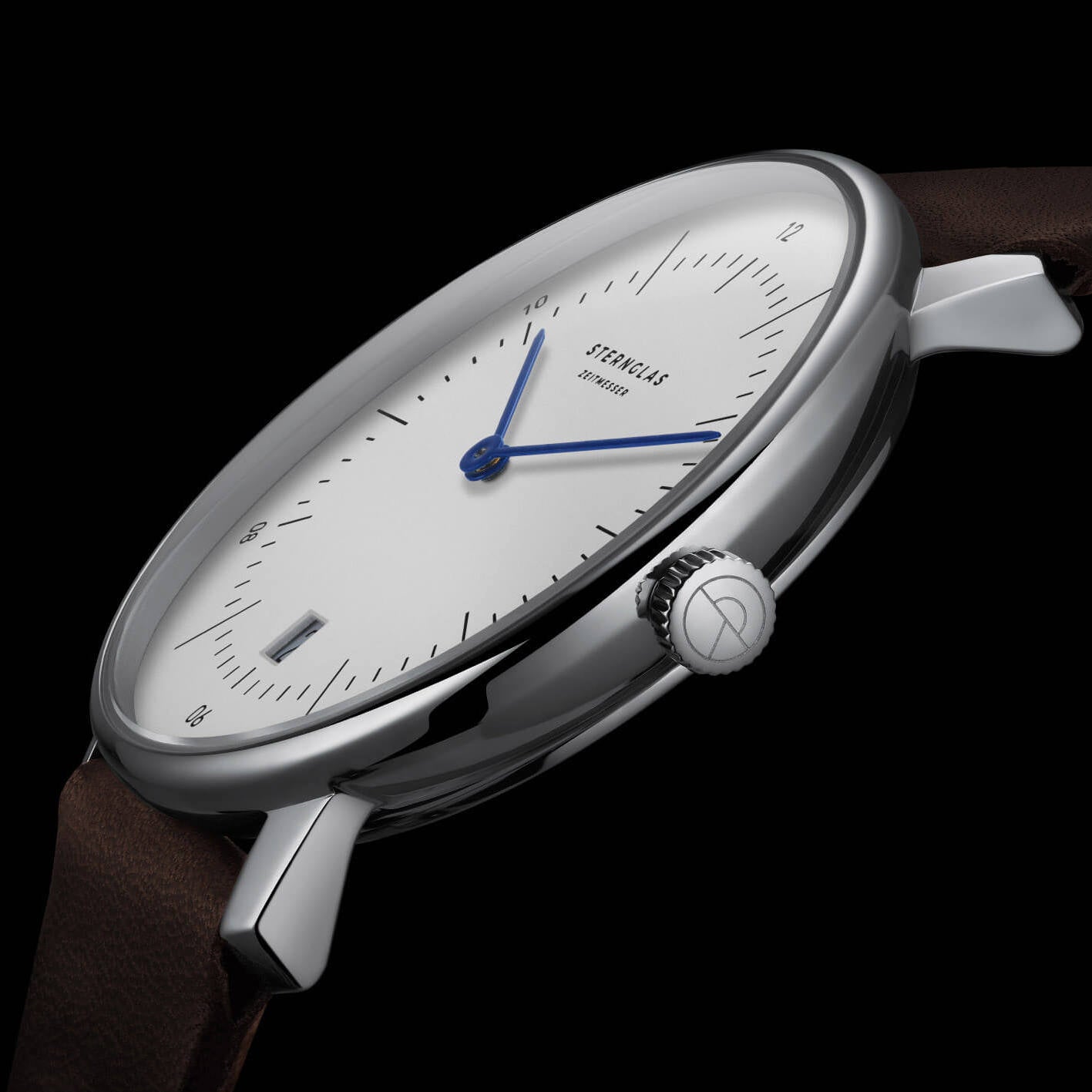 popup|Domed sapphire glass|The absolutely scratch-resistant and double anti-reflective sapphire glass provides a clear view - the premium class of watch glasses.