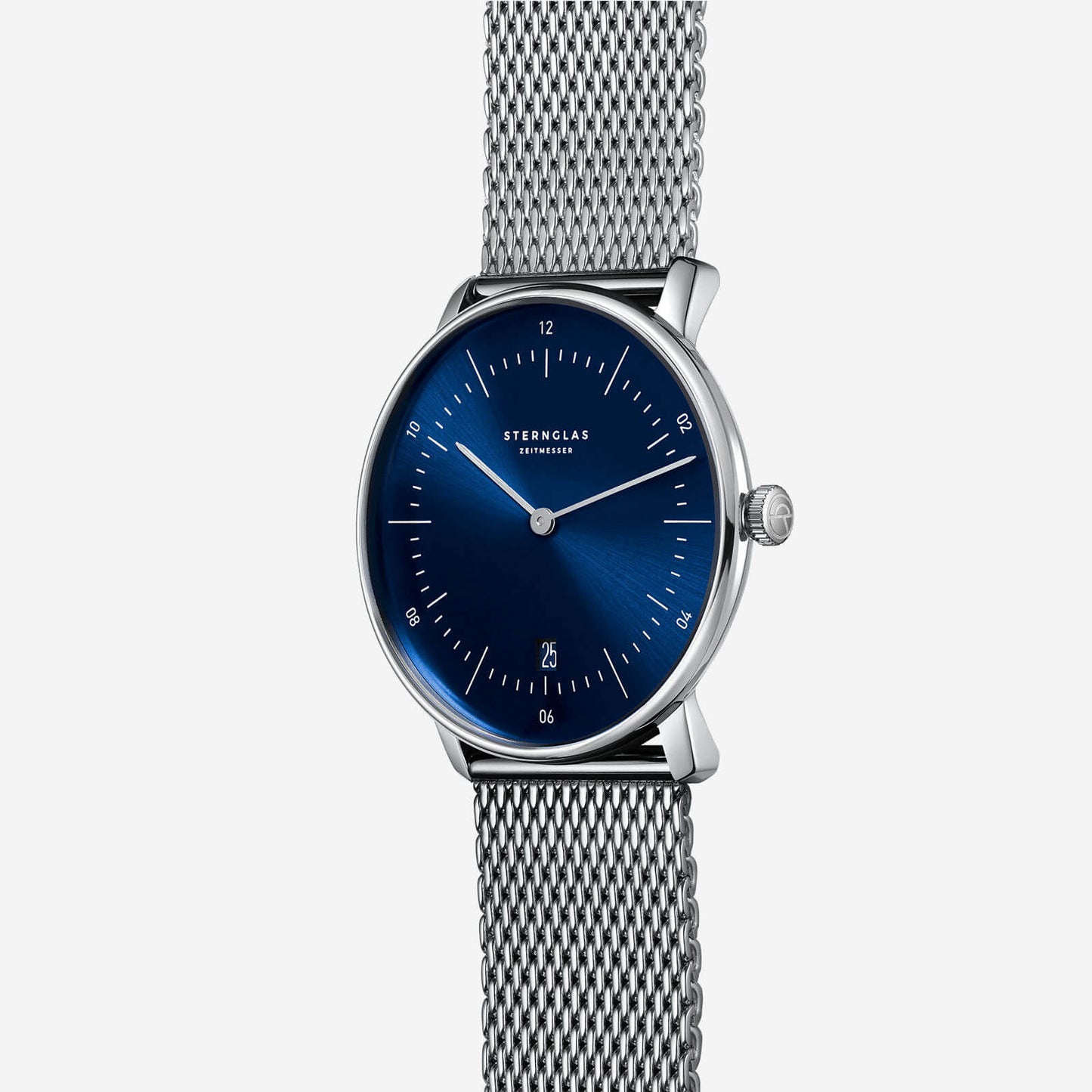 popup|Domed sapphire glass|The absolutely scratch-resistant and double anti-reflective sapphire glass provides a clear view - the premium class of watch glasses.