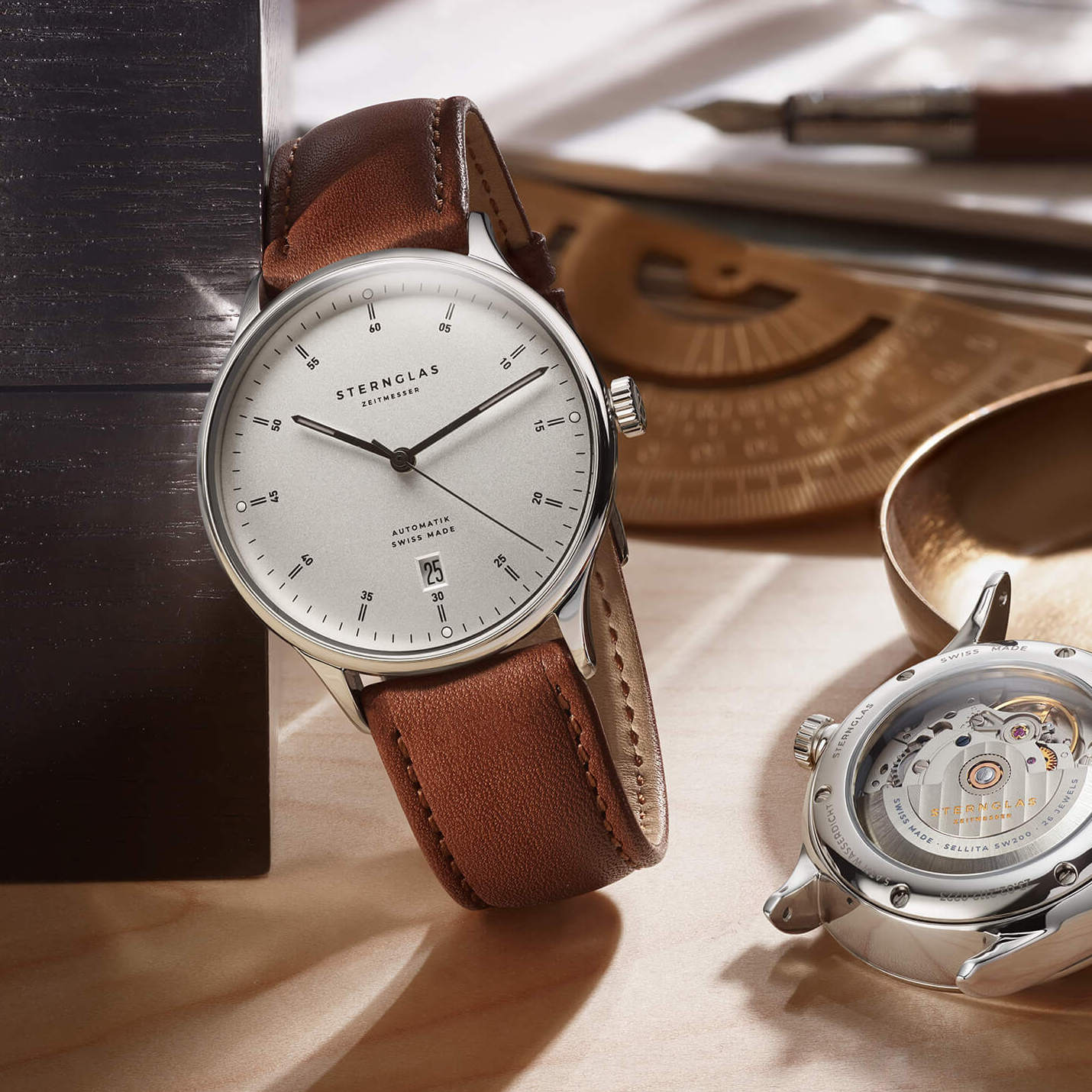 popup|Swiss precision mechanics|The automatic calibre of the renowned Swiss manufacturer Sellita is the premium class of movements. The "Elaboré" quality level ensures extreme precision.