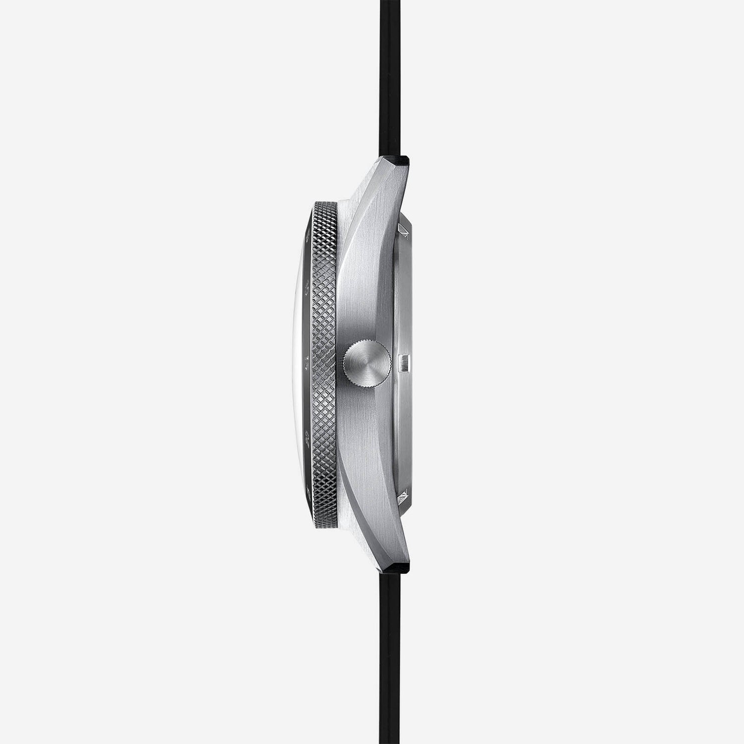 popup|Scratch-resistant sapphire crystal|The finely curved and double anti-reflective sapphire crystal ensures a clear view - the premium class of watch glasses.