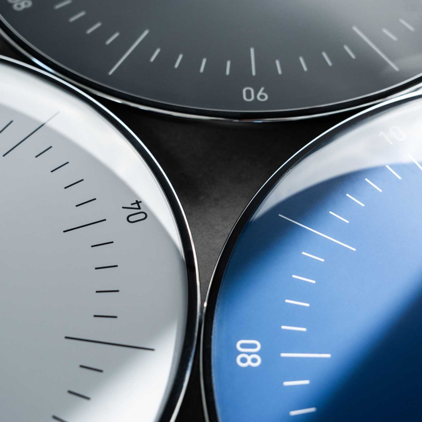 Clock Naos white