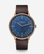 popup|Maritime dial with Luminova|The dark blue satin-finished dial with fine curvature gives the model a noble vintage character.