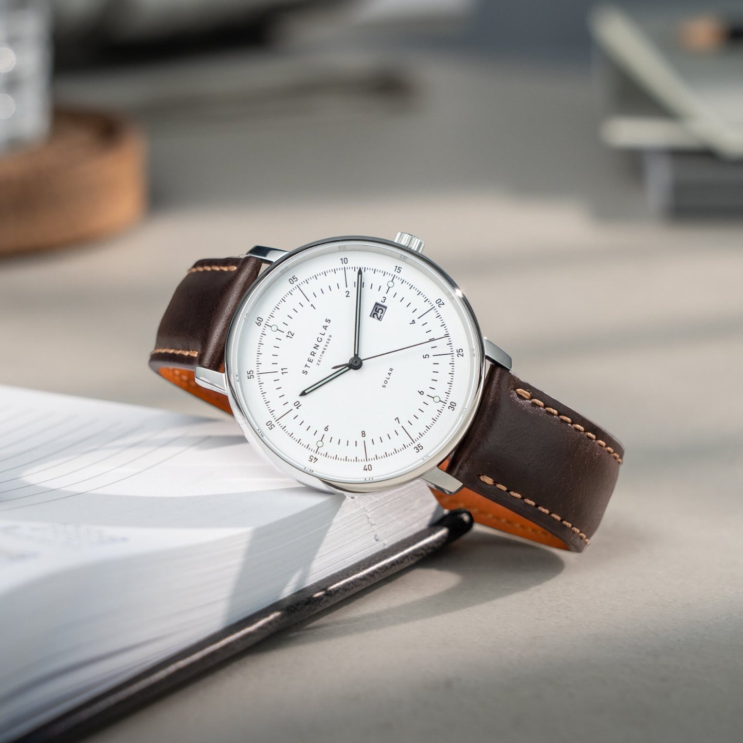 Hamburg Solar white