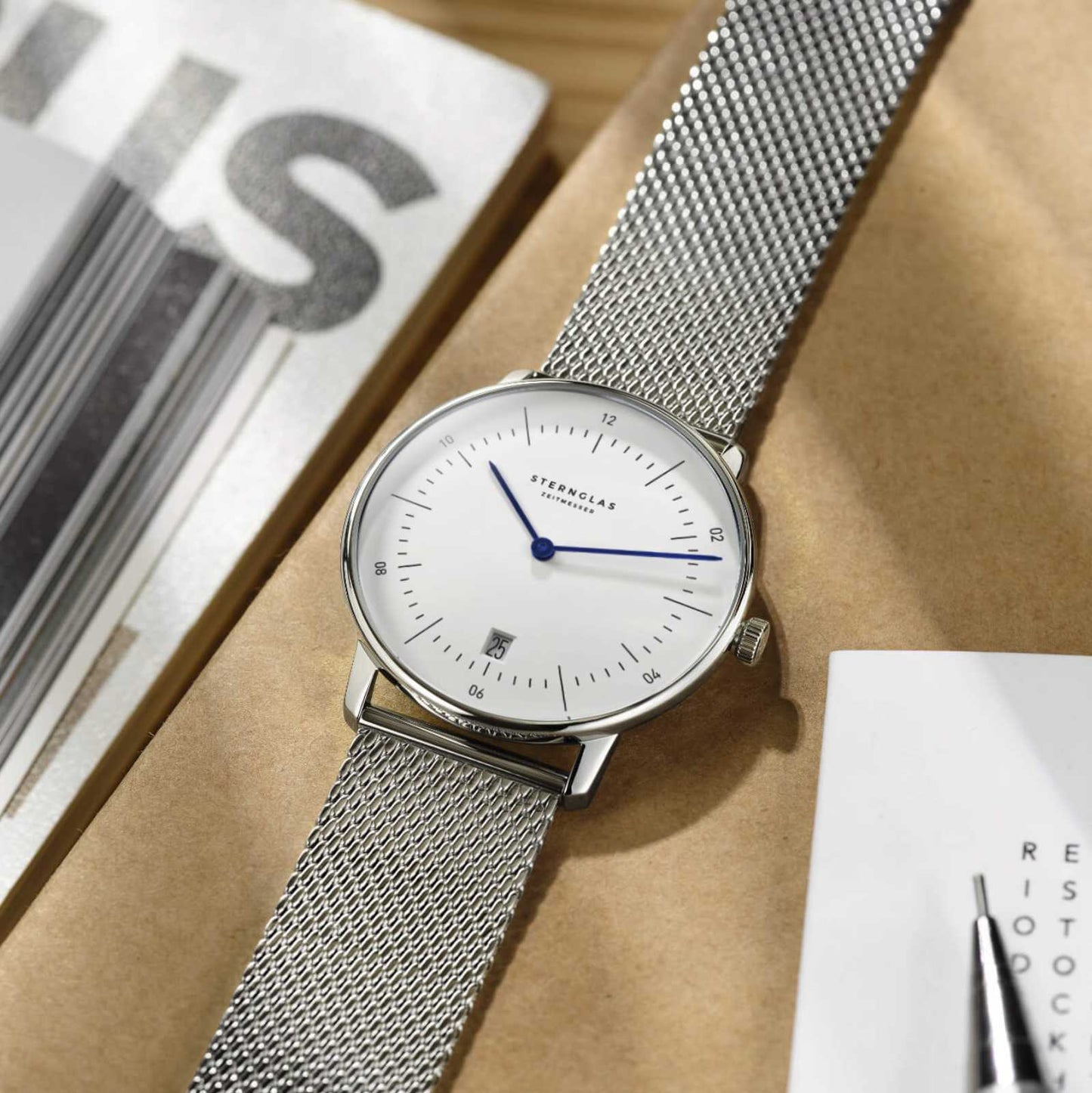 Naos white