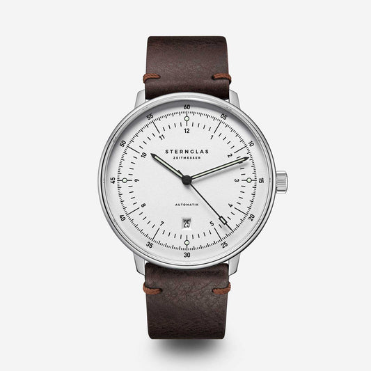 popup|A homage to the Hanseatic city|Inspired by measuring instruments from seafaring, the focus of the Hamburg Automatic is clearly on function.