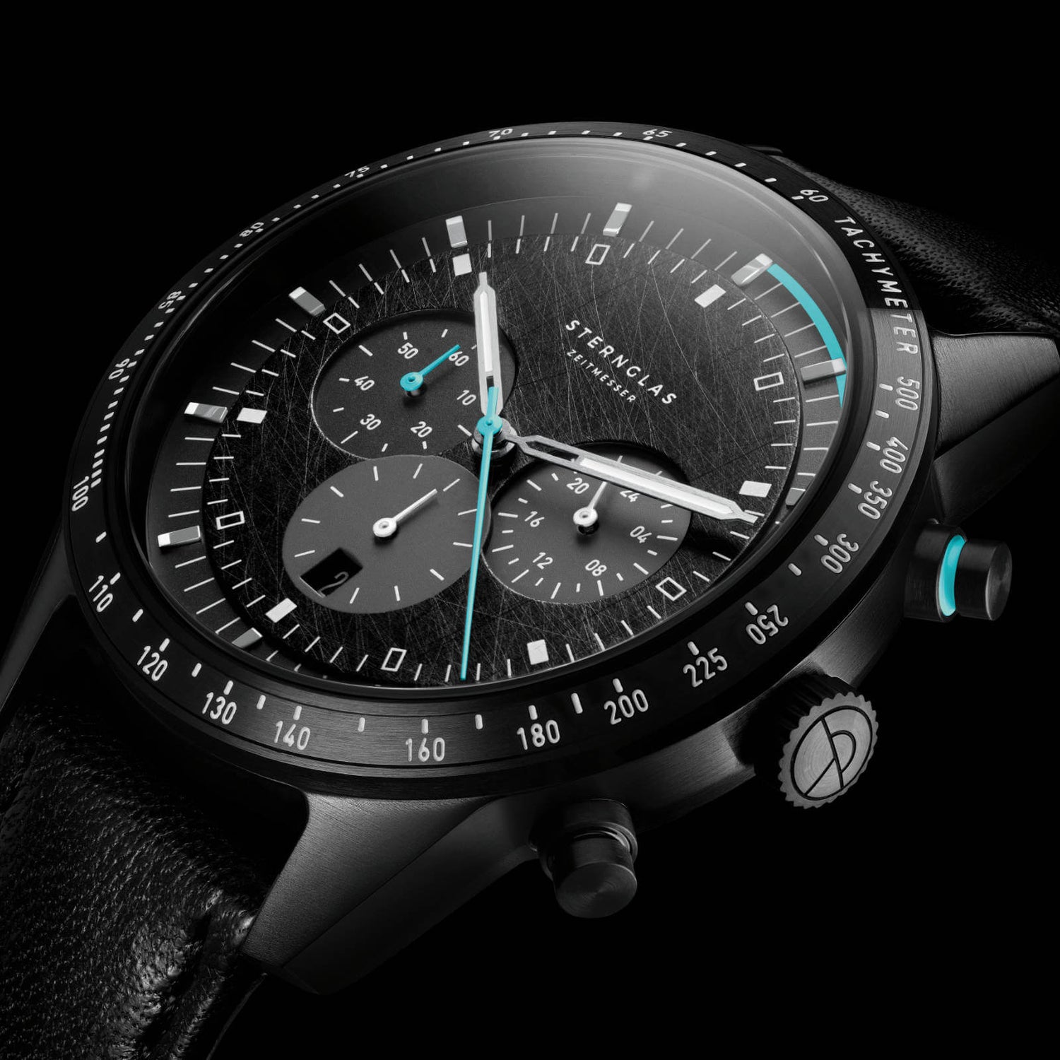 popup|Tachymeter scale|The bezel with tachymeter scale enables the calculation of speeds.