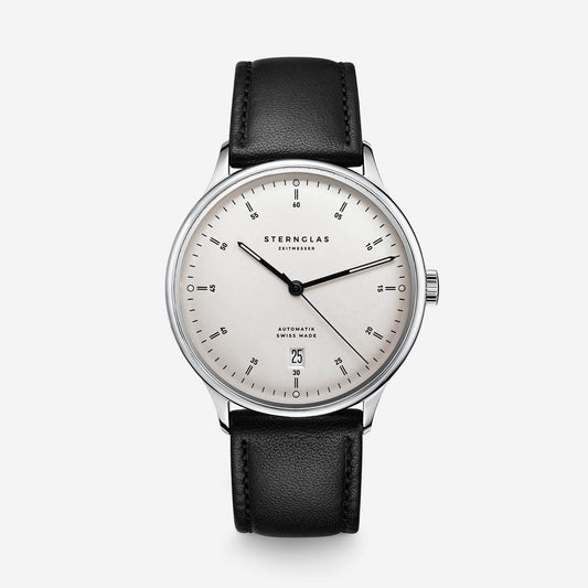 popup|Swiss watchmaking art|Experienced watchmakers in Switzerland assemble the Canton 2.0 carefully and with absolute precision.